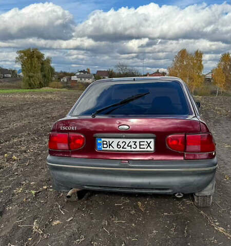 Червоний Форд Ескорт, об'ємом двигуна 1.4 л та пробігом 305 тис. км за 1200 $, фото 2 на Automoto.ua