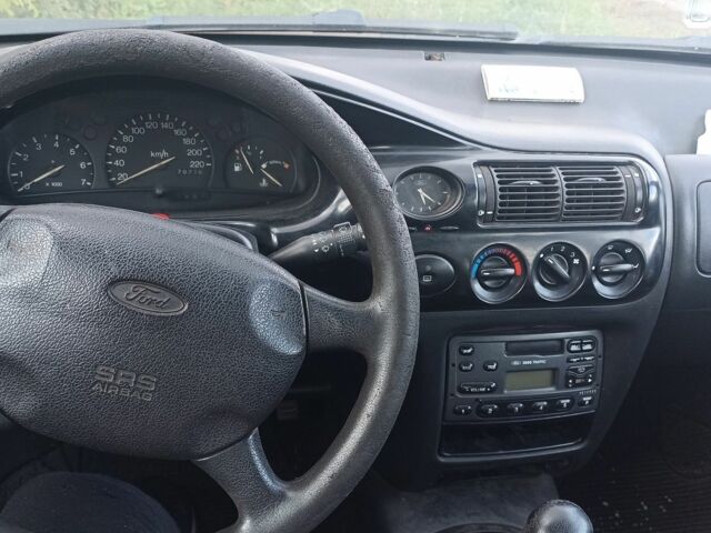 Червоний Форд Ескорт, об'ємом двигуна 1.8 л та пробігом 79 тис. км за 1100 $, фото 7 на Automoto.ua