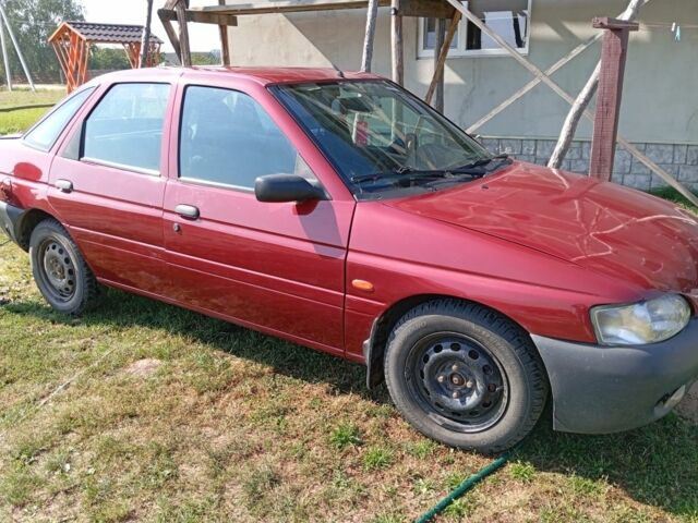 Красный Форд Эскорт, объемом двигателя 1.6 л и пробегом 1 тыс. км за 2100 $, фото 1 на Automoto.ua