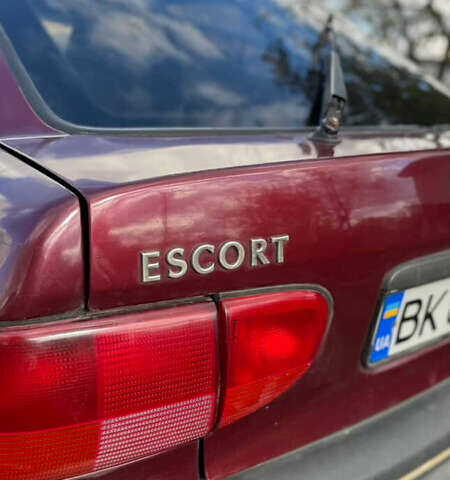 Червоний Форд Ескорт, об'ємом двигуна 1.4 л та пробігом 305 тис. км за 1200 $, фото 9 на Automoto.ua