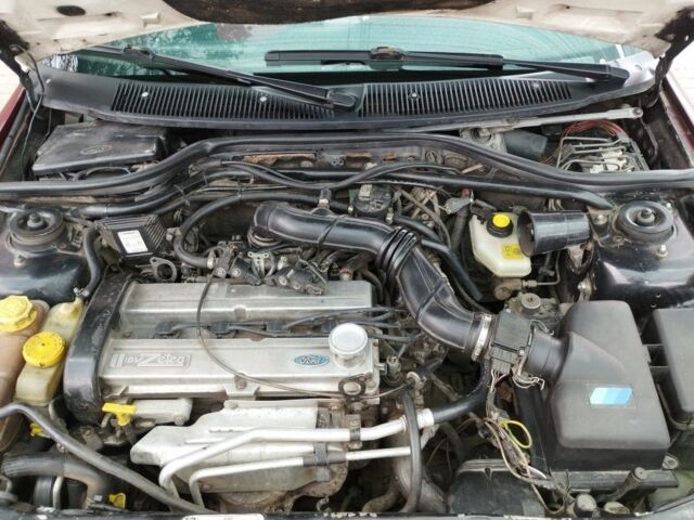 Червоний Форд Ескорт, об'ємом двигуна 1.6 л та пробігом 400 тис. км за 1300 $, фото 2 на Automoto.ua