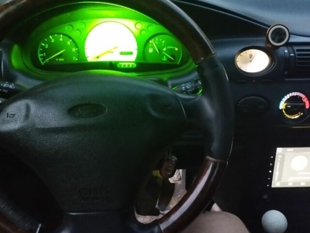 Червоний Форд Ескорт, об'ємом двигуна 1.6 л та пробігом 400 тис. км за 1300 $, фото 6 на Automoto.ua