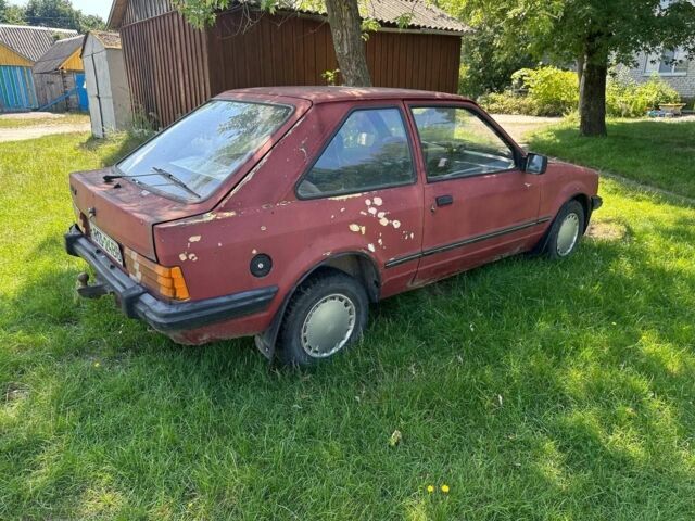 Красный Форд Эскорт, объемом двигателя 0 л и пробегом 12 тыс. км за 400 $, фото 1 на Automoto.ua