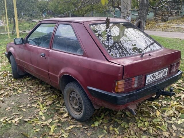 Красный Форд Эскорт, объемом двигателя 1.6 л и пробегом 1 тыс. км за 350 $, фото 1 на Automoto.ua