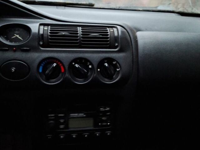 Червоний Форд Ескорт, об'ємом двигуна 1.4 л та пробігом 255 тис. км за 500 $, фото 5 на Automoto.ua