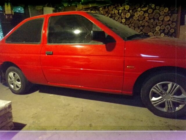 Красный Форд Эскорт, объемом двигателя 0 л и пробегом 120 тыс. км за 595 $, фото 6 на Automoto.ua