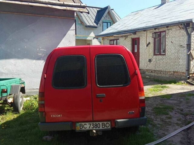 Красный Форд Эскорт, объемом двигателя 1.7 л и пробегом 14 тыс. км за 2300 $, фото 2 на Automoto.ua