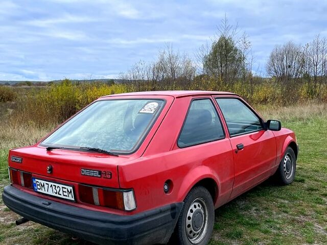 Красный Форд Эскорт, объемом двигателя 1.6 л и пробегом 200 тыс. км за 1300 $, фото 3 на Automoto.ua