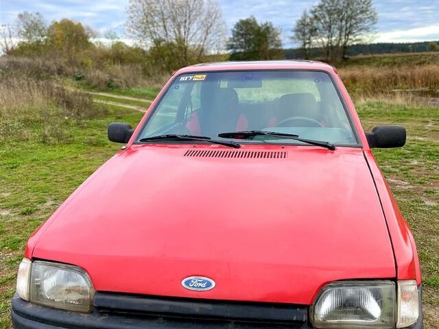 Красный Форд Эскорт, объемом двигателя 1.6 л и пробегом 200 тыс. км за 1300 $, фото 1 на Automoto.ua