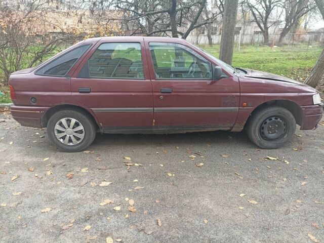 Красный Форд Эскорт, объемом двигателя 0 л и пробегом 300 тыс. км за 390 $, фото 1 на Automoto.ua