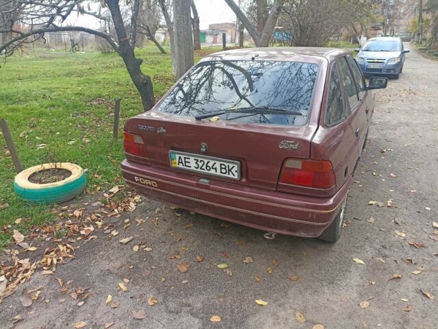 Красный Форд Эскорт, объемом двигателя 0 л и пробегом 300 тыс. км за 390 $, фото 2 на Automoto.ua