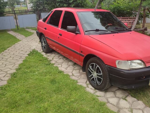 Красный Форд Эскорт, объемом двигателя 1.4 л и пробегом 589 тыс. км за 900 $, фото 3 на Automoto.ua