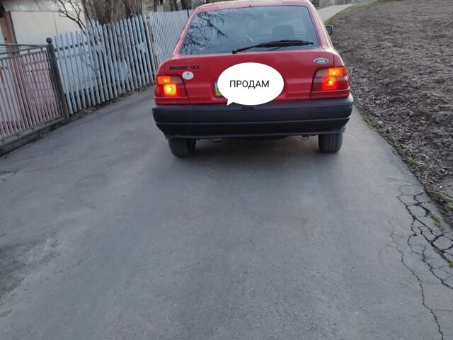 Красный Форд Эскорт, объемом двигателя 1.4 л и пробегом 589 тыс. км за 900 $, фото 9 на Automoto.ua
