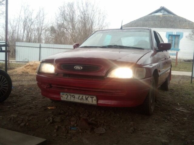 Червоний Форд Ескорт, об'ємом двигуна 0 л та пробігом 406 тис. км за 358 $, фото 4 на Automoto.ua
