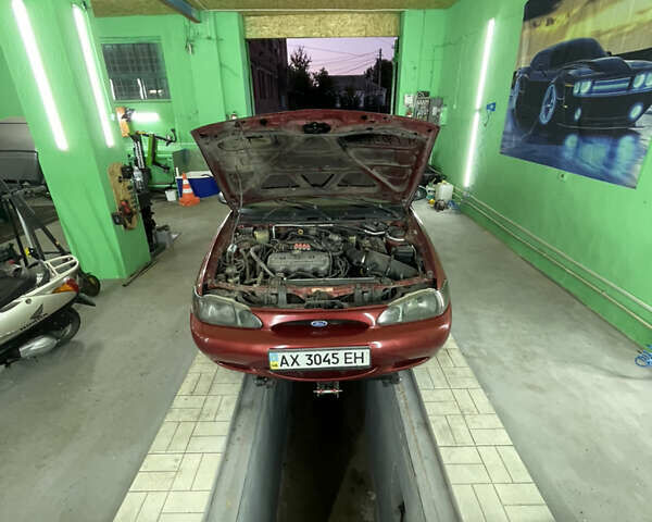 Красный Форд Эскорт, объемом двигателя 2 л и пробегом 216 тыс. км за 2500 $, фото 15 на Automoto.ua
