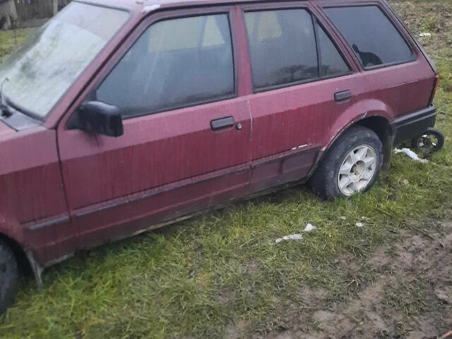 Червоний Форд Ескорт, об'ємом двигуна 1.8 л та пробігом 3 тис. км за 300 $, фото 3 на Automoto.ua
