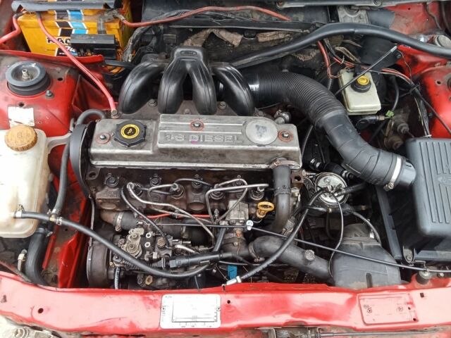 Червоний Форд Ескорт, об'ємом двигуна 1.8 л та пробігом 1 тис. км за 997 $, фото 6 на Automoto.ua