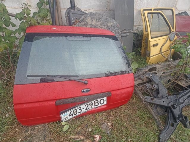 Красный Форд Эскорт, объемом двигателя 0 л и пробегом 40 тыс. км за 500 $, фото 6 на Automoto.ua