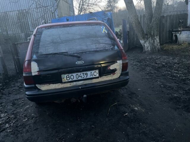 Красный Форд Эскорт, объемом двигателя 1.6 л и пробегом 400 тыс. км за 600 $, фото 5 на Automoto.ua