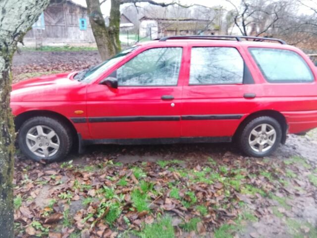 Красный Форд Эскорт, объемом двигателя 1 л и пробегом 120 тыс. км за 650 $, фото 4 на Automoto.ua