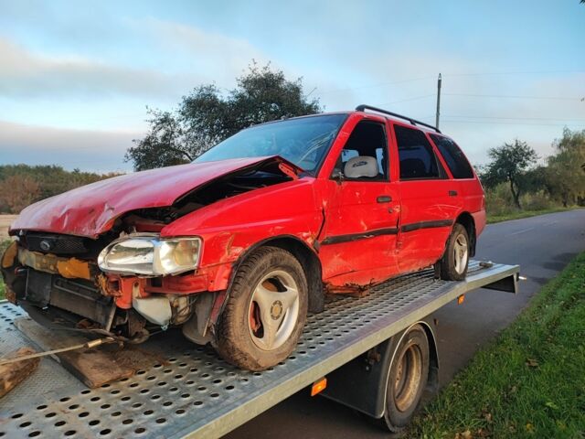 Червоний Форд Ескорт, об'ємом двигуна 0 л та пробігом 200 тис. км за 399 $, фото 1 на Automoto.ua