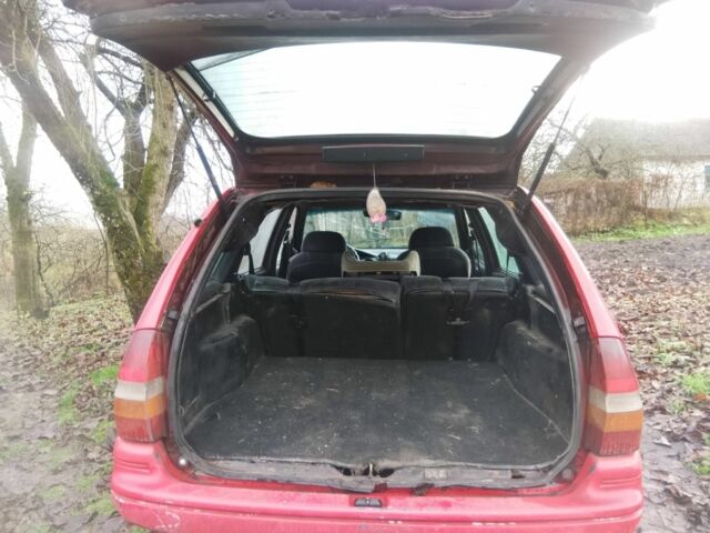 Красный Форд Эскорт, объемом двигателя 1 л и пробегом 120 тыс. км за 650 $, фото 7 на Automoto.ua