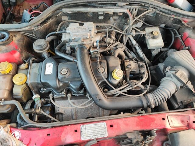 Червоний Форд Ескорт, об'ємом двигуна 0 л та пробігом 200 тис. км за 399 $, фото 5 на Automoto.ua