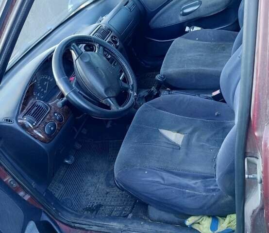 Красный Форд Эскорт, объемом двигателя 1.6 л и пробегом 300 тыс. км за 850 $, фото 4 на Automoto.ua