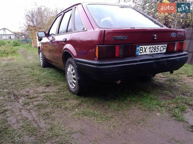 Червоний Форд Ескорт, об'ємом двигуна 1.39 л та пробігом 93 тис. км за 1325 $, фото 22 на Automoto.ua