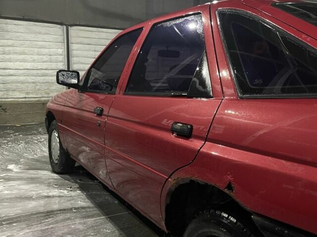 Червоний Форд Ескорт, об'ємом двигуна 1.4 л та пробігом 2 тис. км за 700 $, фото 2 на Automoto.ua