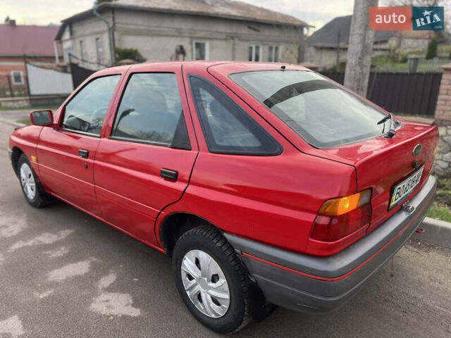 Красный Форд Эскорт, объемом двигателя 1.3 л и пробегом 76 тыс. км за 1000 $, фото 2 на Automoto.ua