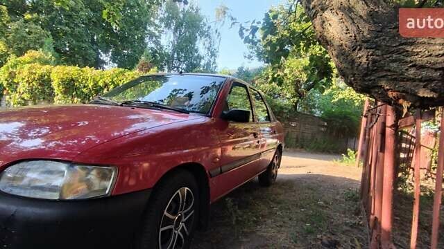 Червоний Форд Ескорт, об'ємом двигуна 1.3 л та пробігом 247 тис. км за 1800 $, фото 2 на Automoto.ua