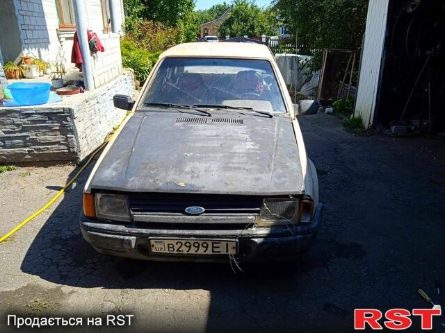 Форд Эскорт, объемом двигателя 1.4 л и пробегом 100 тыс. км за 350 $, фото 4 на Automoto.ua