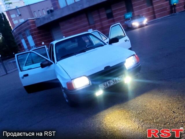 Форд Эскорт, объемом двигателя 1.3 л и пробегом 300 тыс. км за 500 $, фото 2 на Automoto.ua