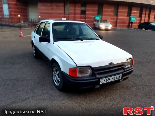 Форд Эскорт, объемом двигателя 1.3 л и пробегом 300 тыс. км за 500 $, фото 5 на Automoto.ua