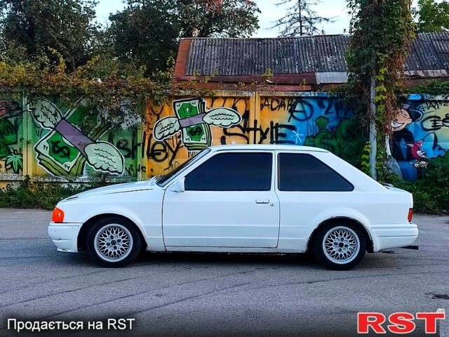 Форд Эскорт, объемом двигателя 1.3 л и пробегом 200 тыс. км за 700 $, фото 1 на Automoto.ua