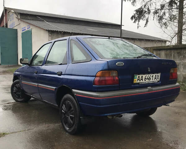 Форд Эскорт, объемом двигателя 1.3 л и пробегом 158 тыс. км за 1400 $, фото 3 на Automoto.ua