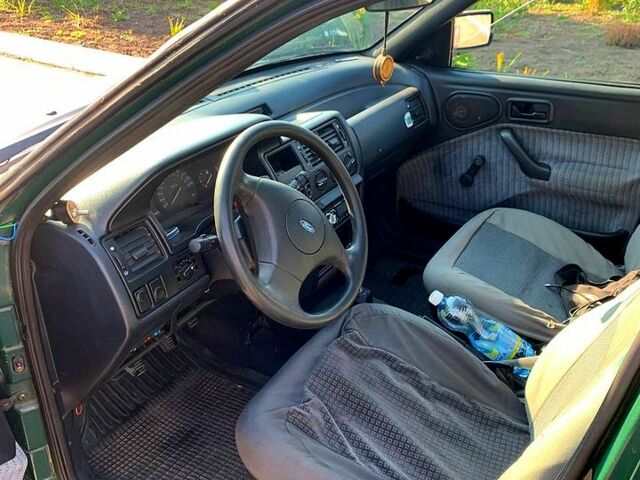Форд Эскорт, объемом двигателя 1.6 л и пробегом 0 тыс. км за 900 $, фото 3 на Automoto.ua