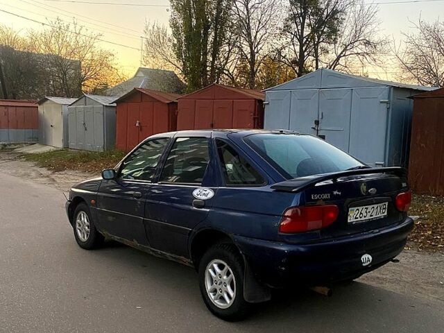 Форд Эскорт, объемом двигателя 1.3 л и пробегом 333 тыс. км за 950 $, фото 2 на Automoto.ua