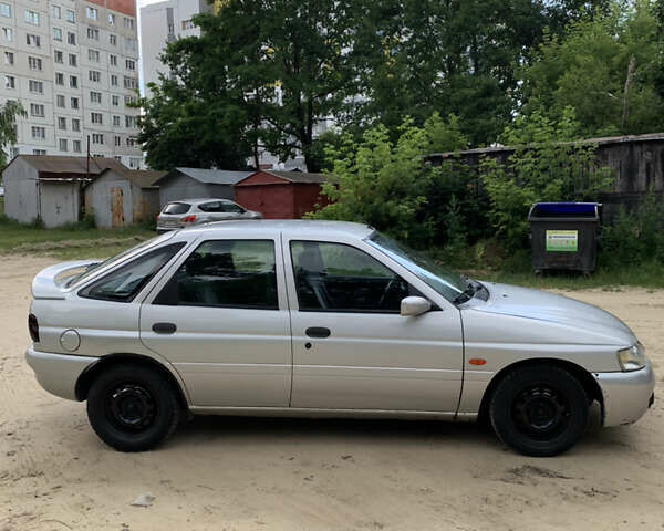 Форд Ескорт, об'ємом двигуна 1.6 л та пробігом 250 тис. км за 1900 $, фото 2 на Automoto.ua