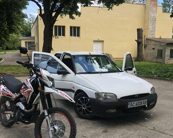 Форд Ескорт, об'ємом двигуна 1.6 л та пробігом 200 тис. км за 1150 $, фото 6 на Automoto.ua