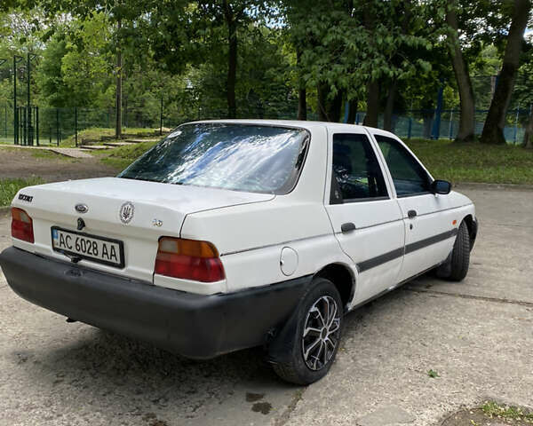 Форд Ескорт, об'ємом двигуна 1.6 л та пробігом 200 тис. км за 1150 $, фото 2 на Automoto.ua