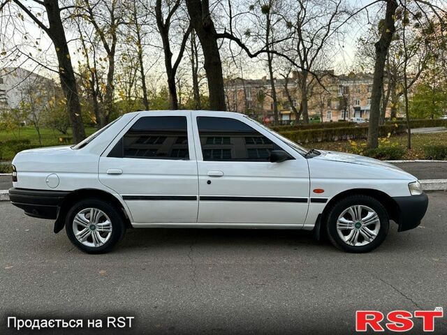 Форд Эскорт, объемом двигателя 1.3 л и пробегом 255 тыс. км за 1850 $, фото 1 на Automoto.ua