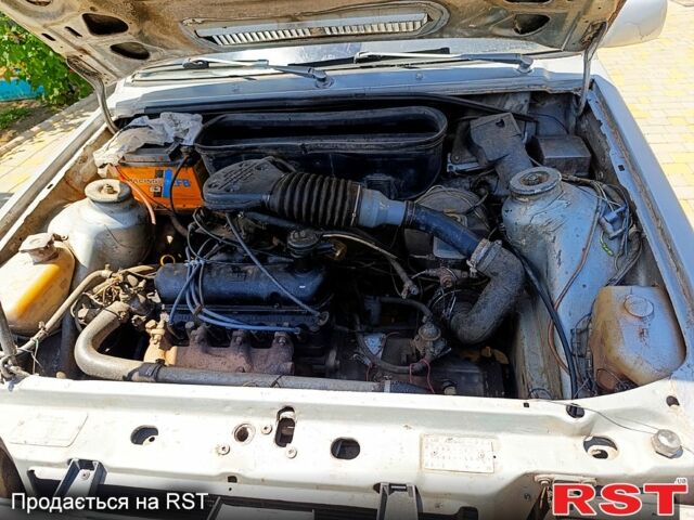 Серый Форд Эскорт, объемом двигателя 1.6 л и пробегом 100 тыс. км за 600 $, фото 1 на Automoto.ua