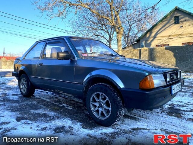 Сірий Форд Ескорт, об'ємом двигуна 1.3 л та пробігом 0 тис. км за 1200 $, фото 1 на Automoto.ua