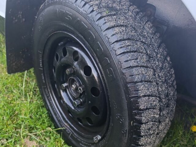 Серый Форд Эскорт, объемом двигателя 1.3 л и пробегом 349 тыс. км за 20000 $, фото 6 на Automoto.ua