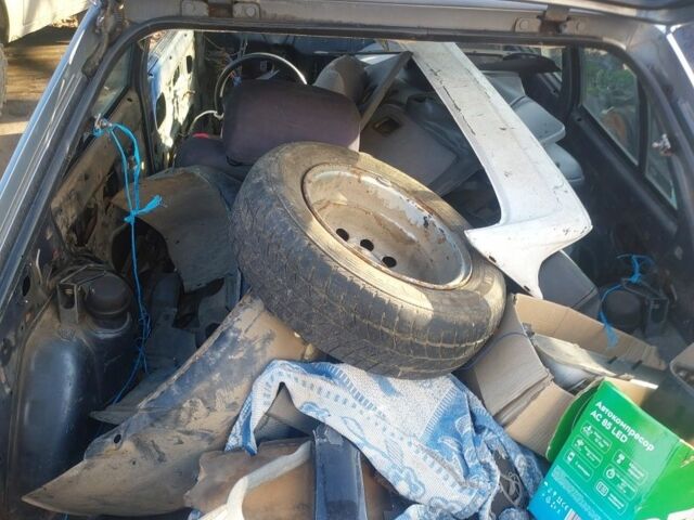 Серый Форд Эскорт, объемом двигателя 2 л и пробегом 300 тыс. км за 300 $, фото 5 на Automoto.ua