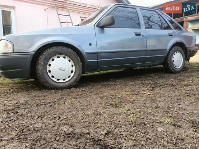 Серый Форд Эскорт, объемом двигателя 1.3 л и пробегом 100 тыс. км за 850 $, фото 1 на Automoto.ua