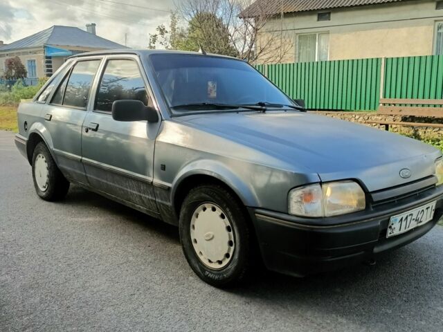 Сірий Форд Ескорт, об'ємом двигуна 1.3 л та пробігом 100 тис. км за 800 $, фото 6 на Automoto.ua