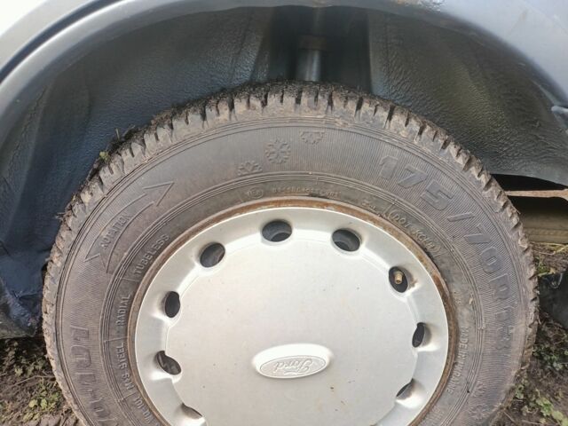 Сірий Форд Ескорт, об'ємом двигуна 1.3 л та пробігом 100 тис. км за 800 $, фото 10 на Automoto.ua